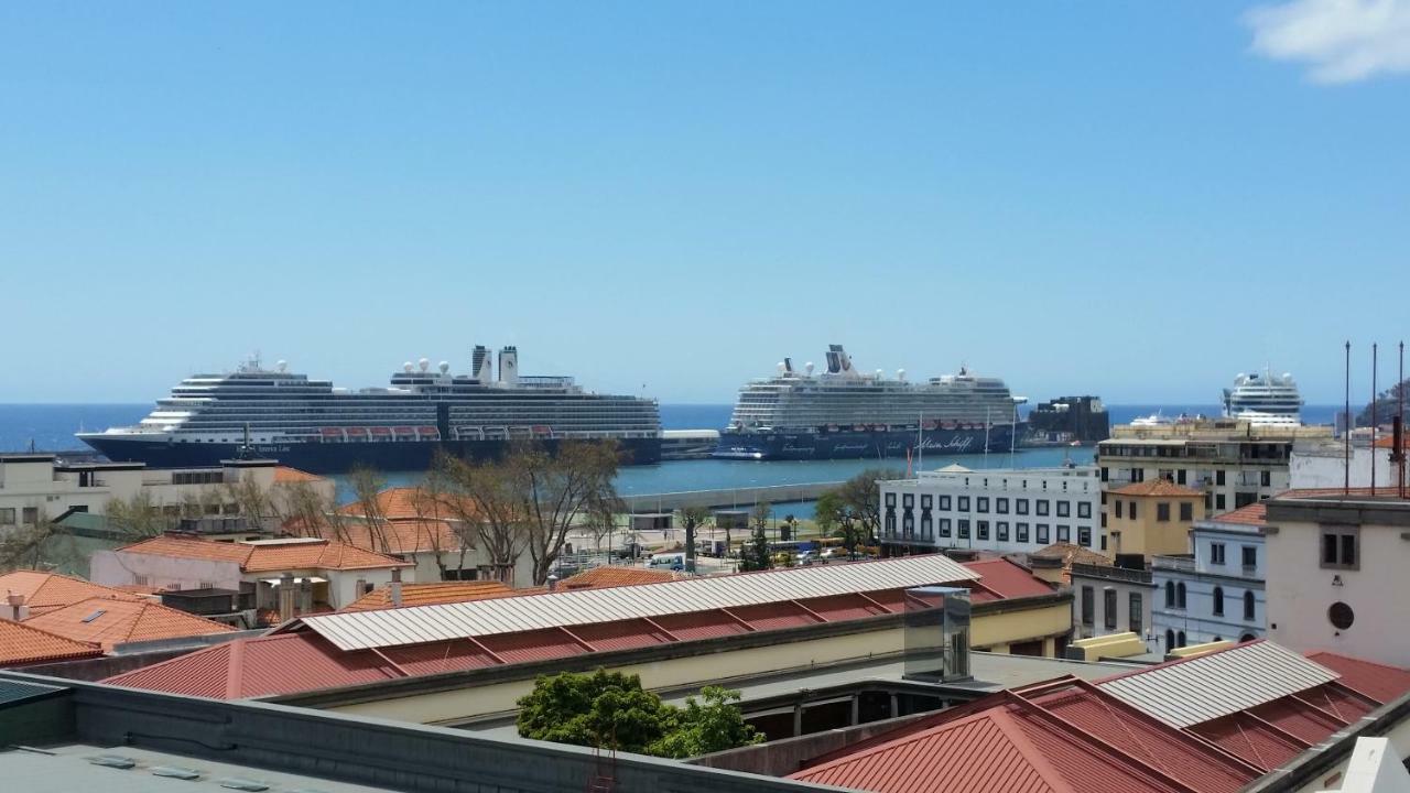 Top Floor With Balcony In Funchal Exterior photo